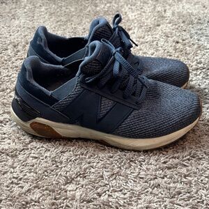 New Balance navy blue athletic sneakers